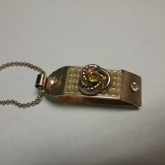 Vintage Gold Tone Glove Clip with Chain 1950's - Picture 4 of 6